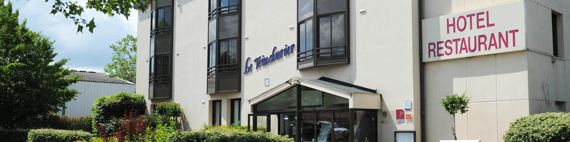 Facade de l'hôtels Brive en Corrèze
